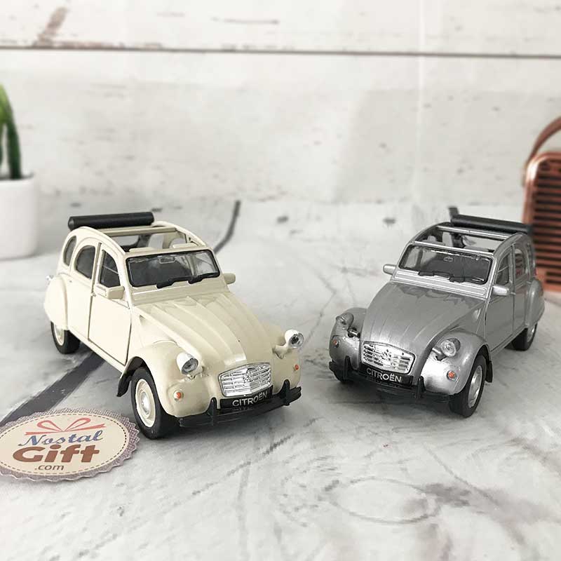 Voiture Citroën 2cv miniature en métal