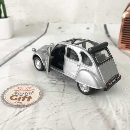 Miniature Citroen 2 CV (1979) en métal, 1:34-39 – Image 4