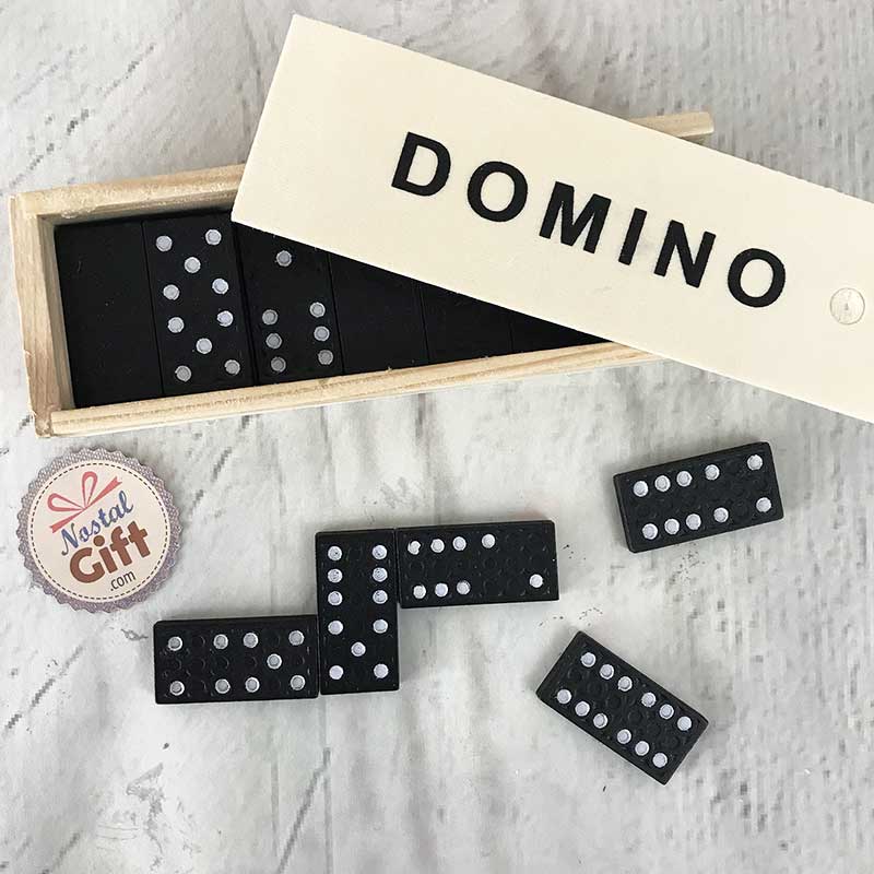 Traditionnel Jeux de société jeu de dominos dans une boîte cadeau Stocking Filler pub jeu 