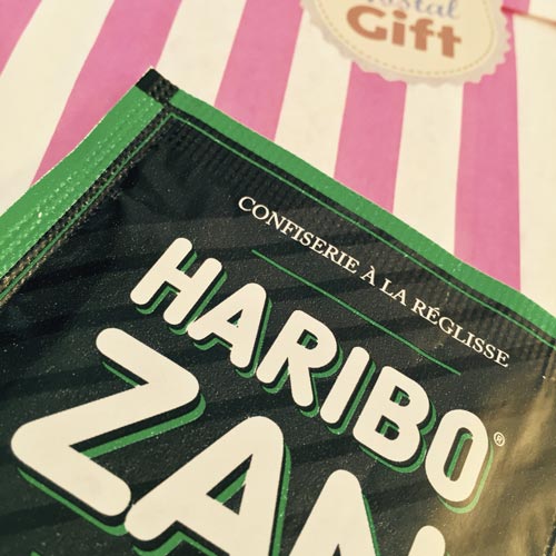 Confiserie Réglisse anis ou menthe Marque Haribo Pain Zan rouge, vert.