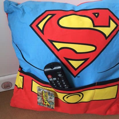 Coussin superman avec poches 38 x 38 cm