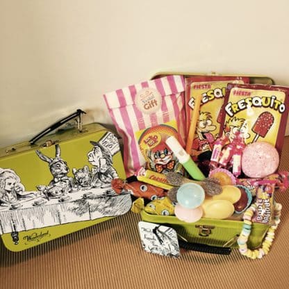 Coffret Cadeau : Bonbons des années 70 "Alice au Pays des Merveilles"