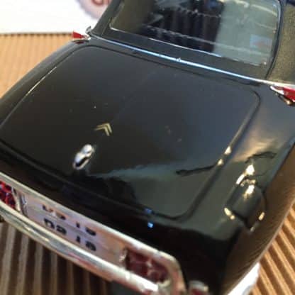 Miniature Citroen DS 19 en métal, 1:24 – Image 6