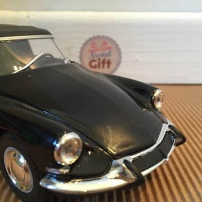 Miniature Citroen DS 19 en métal, 1:24