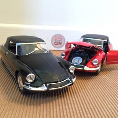 Miniature Citroen DS 19 en métal, 1:24