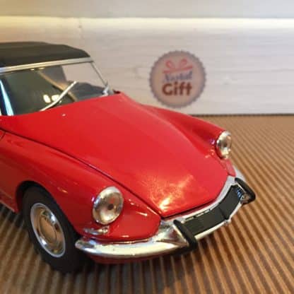 Miniature Citroen DS 19 en métal, 1:24