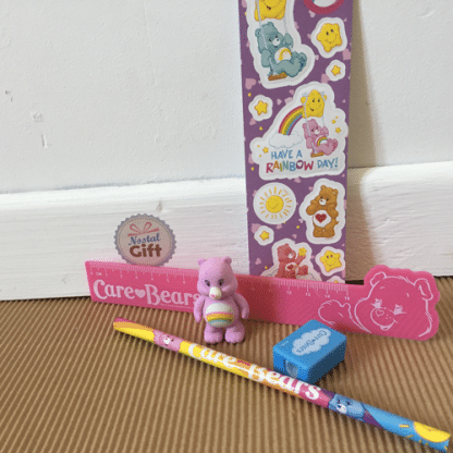Bisounours - règle, taille-crayon, gomme, crayon et autocollants – Image 2