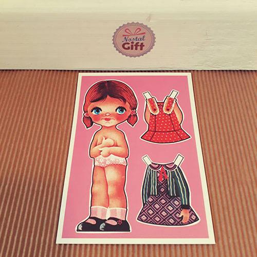 carte postale vintage petite fille a habiller