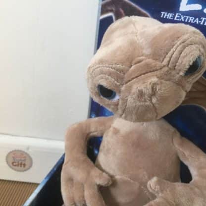 E.T l'extraterrestre - Peluche 15 cm