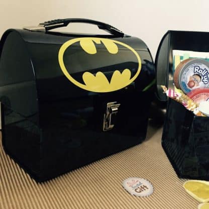 Coffret Cadeau : Mallette cloche "Batman" - Bonbons des années 80 – Image 2