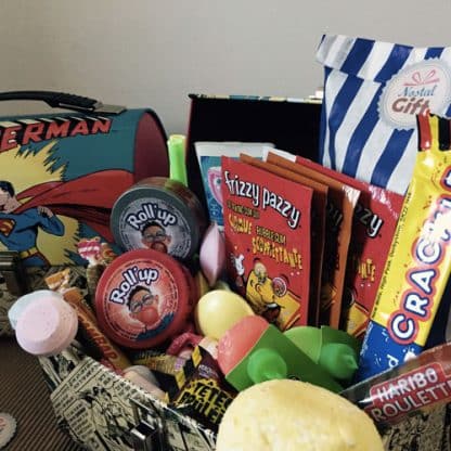 Coffret Cadeau : Mallette cloche "Superman" - Bonbons des années 80 – Image 6