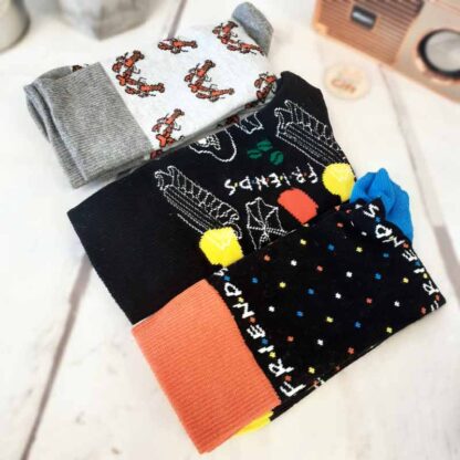 Coffret cadeau -  3 paires de chaussettes en coton Friends – Image 4