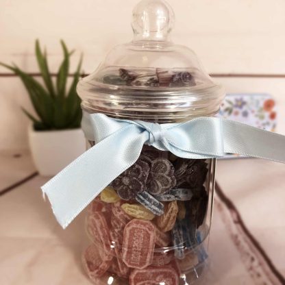Petite bonbonnière en plastique remplie de bonbons d'antan – Image 6