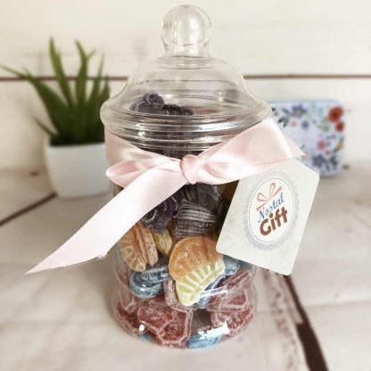 Petite bonbonnière en plastique remplie de bonbons d'antan – Image 4