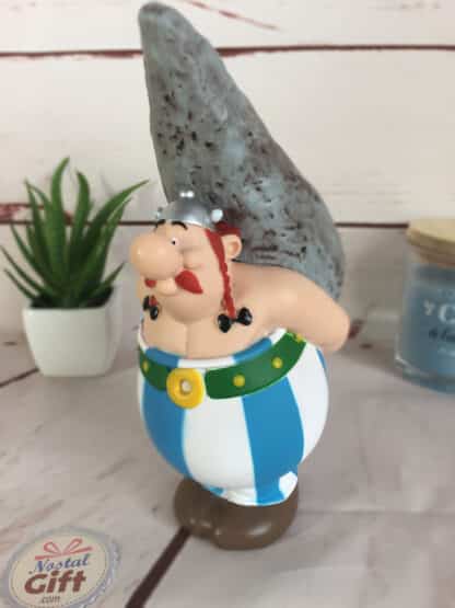 Astérix - Figurine / tirelire Obélix et son menhir