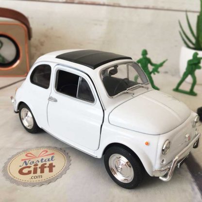 Miniature Fiat 500 - blanc -  échelle 1:24 - 15 cm