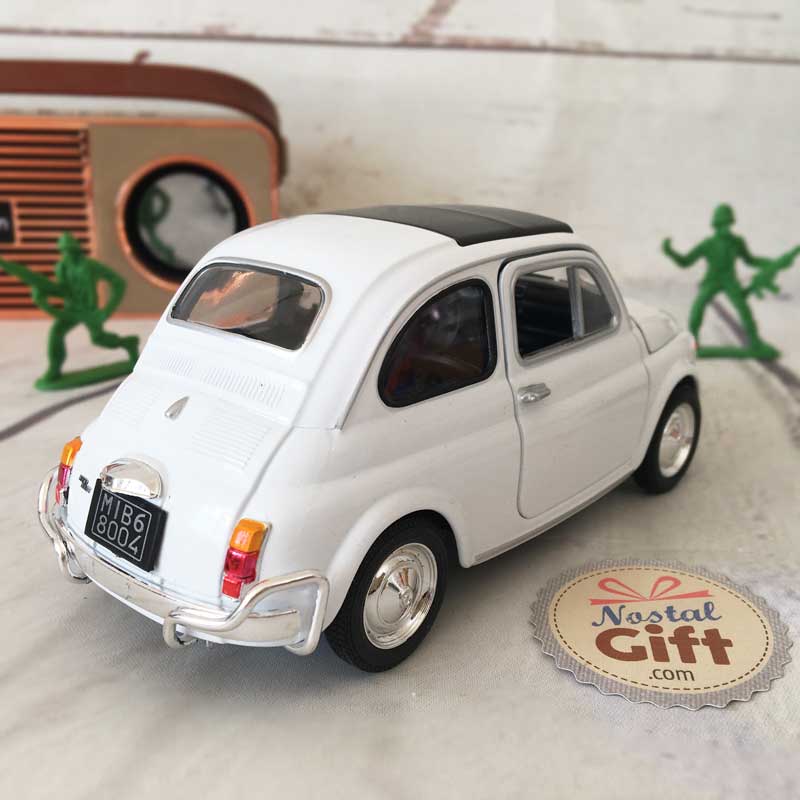 Miniature Fiat 500 - blanc - échelle 1:24 - 15 cm