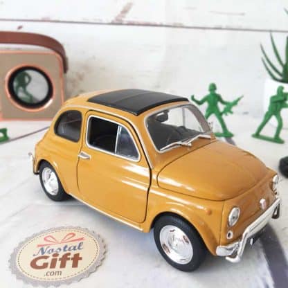 Miniature Fiat 500 - Jaune dorée - échelle 1:24 - 15 cm