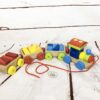 Train en bois Orlando avec cube et blocs de construction (51 cm)