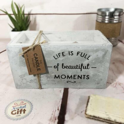 Bougie rectangulaire ciment "Life is full of beautiful moments"