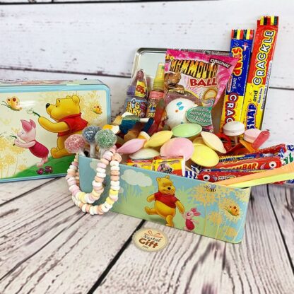 Coffret Cadeau : Boîte "Winnie L'Ourson" remplie de bonbons des années 90