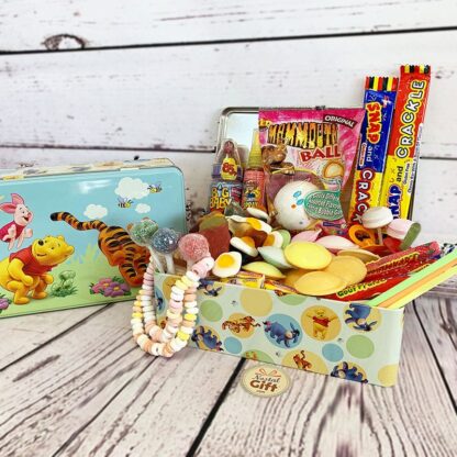 Coffret Cadeau : Boîte "Winnie L'Ourson" remplie de bonbons des années 90
