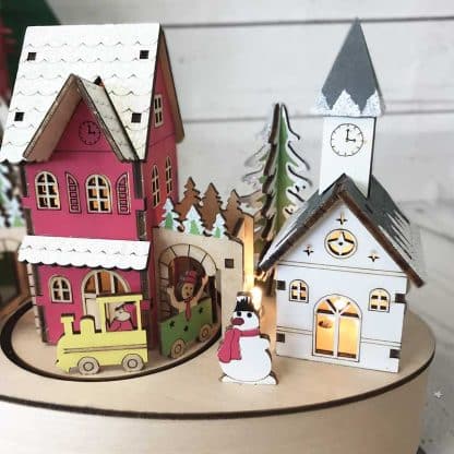 Boîte à musique - Petit village lumineux et son train animé – Image 2