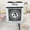 Bougie Alice au pays des merveilles et son coffret cadeau - Parfum nuances de thé – Image 2