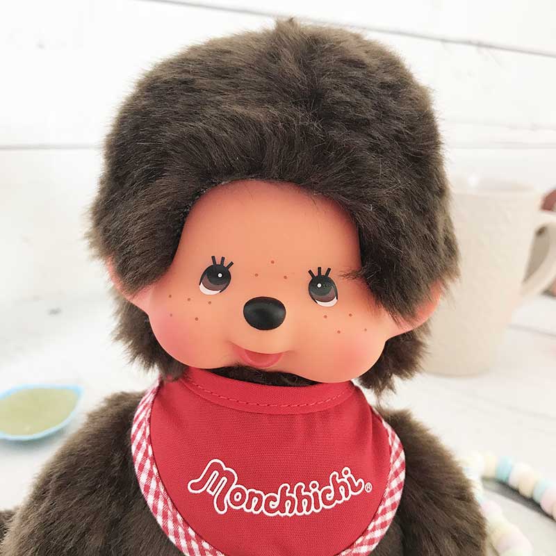 Peluche Monchhichi Kiki - Bavoir rouge (20 cm)
