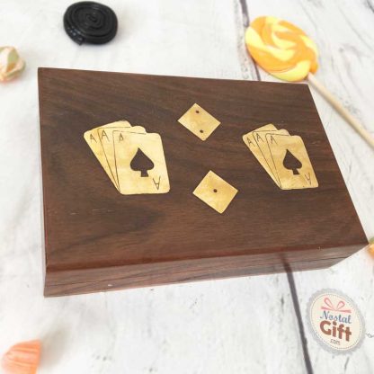 Coffret jeux de cartes en bois – Image 3
