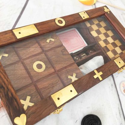 Coffret jeux de société en bois