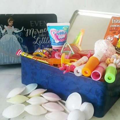 Coffret Cadeau : Boîte "Cendrillon" remplie de bonbons 80 " (Bleue) – Image 3