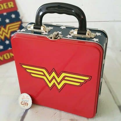 Coffret cadeau : Grande mallette bonbons des années 80 "Wonder Woman" – Image 6