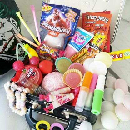 Coffret Cadeau : Mallette bonbons des années 80 "Joker" (Batman) – Image 2