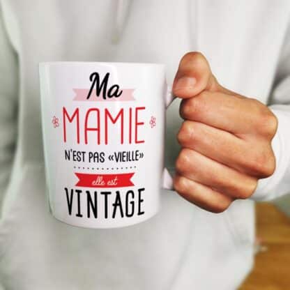 Mug "Ma Mamie n'est pas vieille, elle est Vintage"