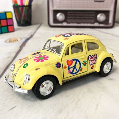 Miniature Volkswagen Coccinelle de 1967 motif Peace and Love (12 cm)