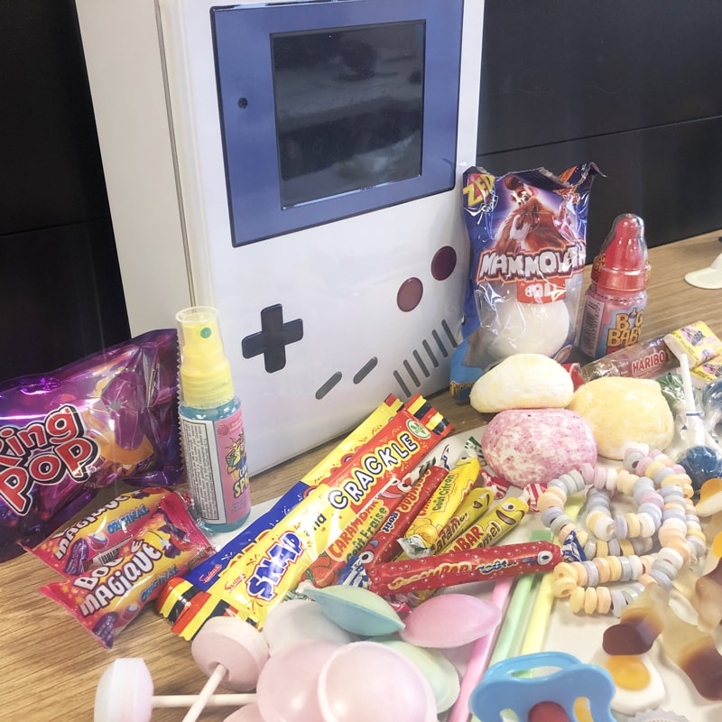 Coffret Bonbons Rétro dans une Boîte Métallique Game Boy