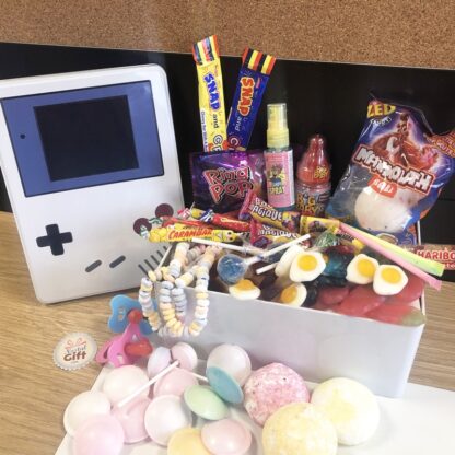 Grande Boîte métal jeu vidéo - Bonbons des années 90