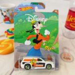 Disney - Petite voiture Hot Wheels Dingo