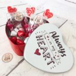 Coffret Cadeau St Valentin : Boîte en coeur "Always in my heart " remplie de bonbons - Blanche