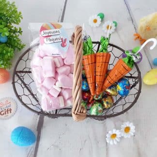 Panier de Pâques vintage remplie de bonbons