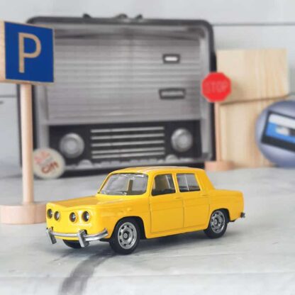 Miniature voiture vintage - Renault 8 Gordini jaune (échelle 1:43)