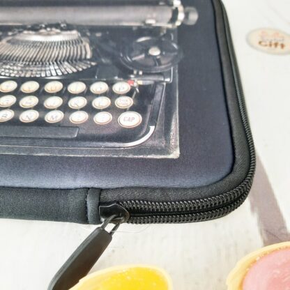Housse rétro pour tablette - Motif machine à écrire – Image 3