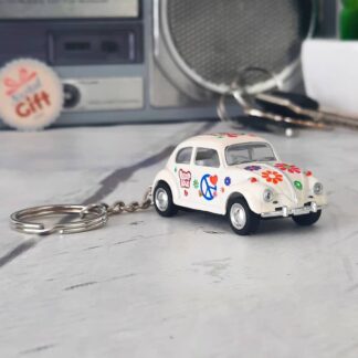 Porte clef voiture Volkswagen Beetle classique 1967 Peace & Love