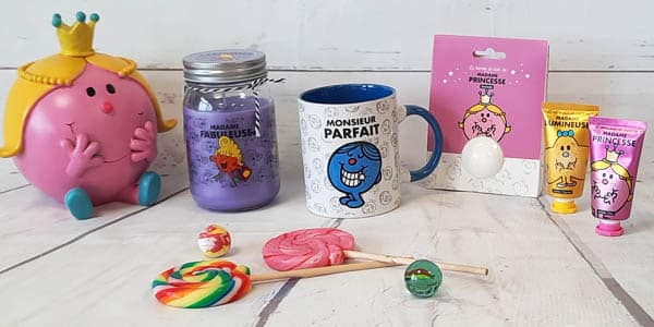 Retrouvez notre collection de produits Monsieur Madame. Mugs, bougies, trousses de toilette, crèmes pour les mains, tout y est pour vous faire replonger dans l'univers de ces drôles de personnage !