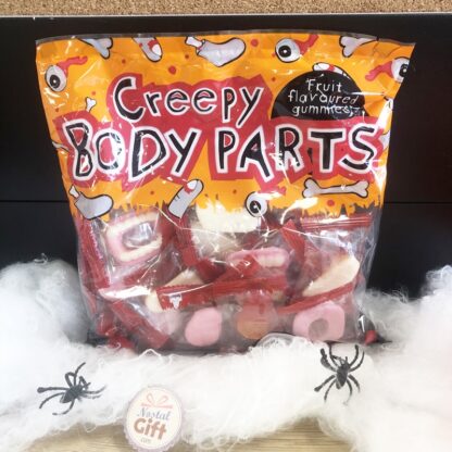 Paquet de 27 mini sachets de bonbons d'Halloween - Dents de vampires, doigts et pieds coupés (220g)
