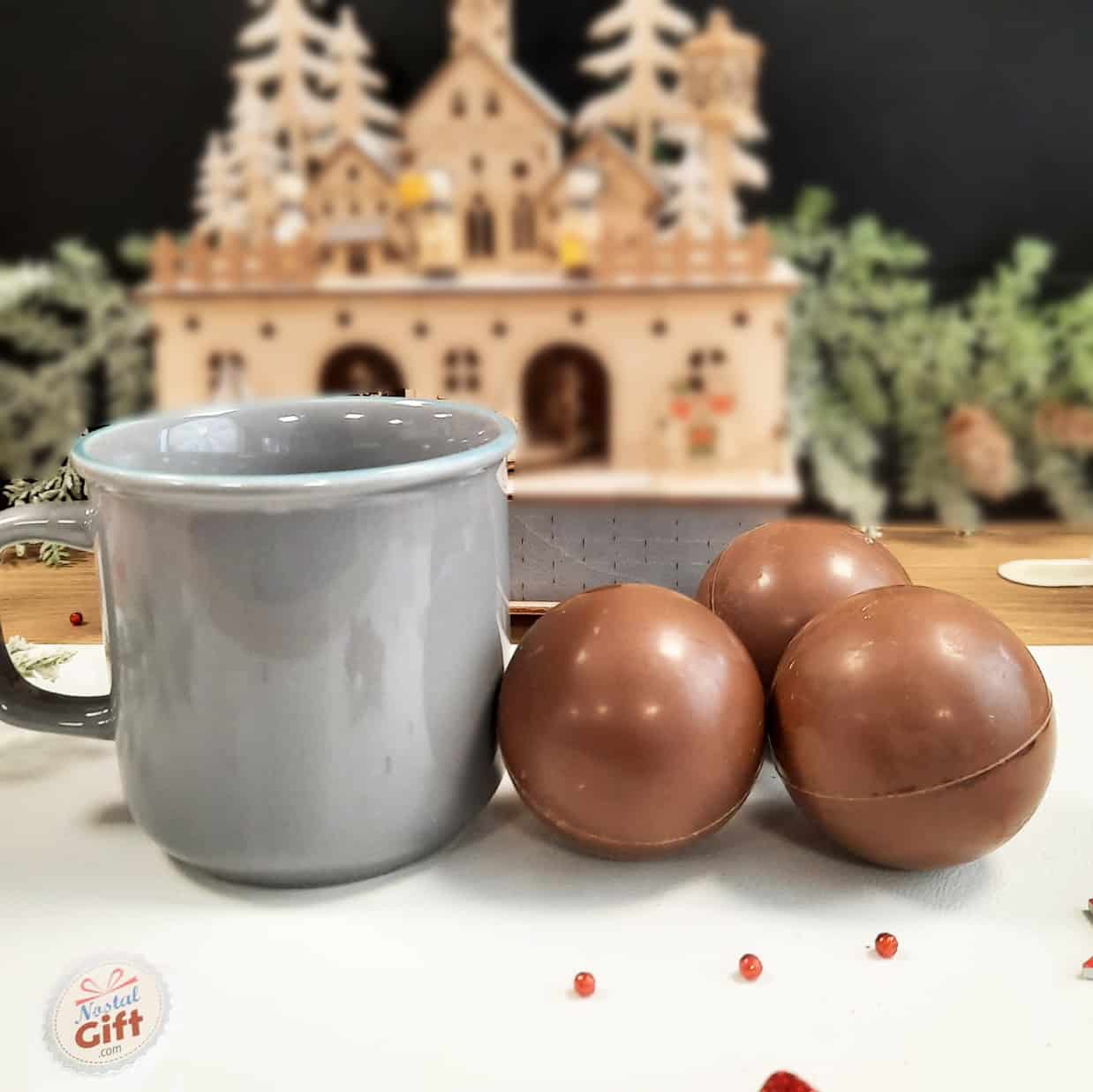 Choco bombe (boule de chocolat chaud) - Guimauve chocolat au lait -  Traiteur Buffet Maison