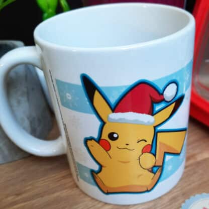 Pokémon - Mug Pikachu avec chapeau de Noël