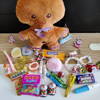 Sachet de Noël 20 bonbons pour enfant + Peluche Pain d'épice – Image 4