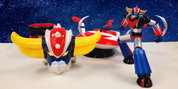 <p>Retrouvez Goldorak, le plus grand des robots, le héros de votre enfance venu de l'espace sur son vaisseau, celui qui a bercé votre jeunesse pendant des années, sous forme de <a href="../categorie-produit/jouets-de-notre-enfance/figurines/">figurines</a>, mugs, porte clé et plein d'autres produits sur notre site.  </p>